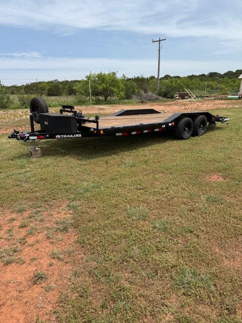 20ft car hauler flatbed trailer for rent in Tuscola TX - Load Trail heavy-duty construction with removable fenders and electric brakes